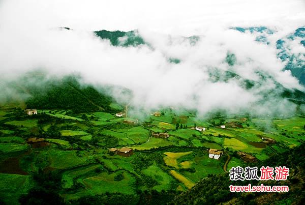 美麗溫泉小鎮(zhèn)曲孜